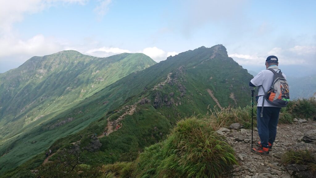 トマノ耳・オキノ耳と2つのピークを持つ双耳峰の日本百名山・谷川岳