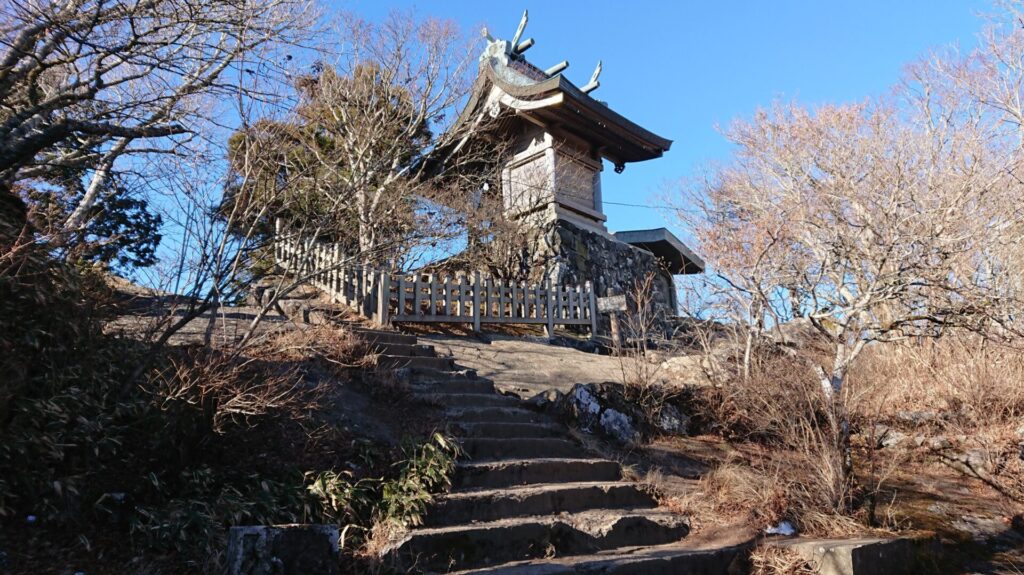 男体山山頂神社