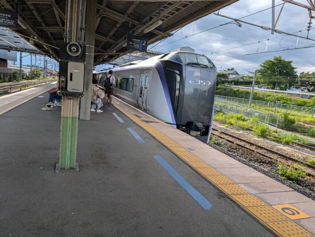 小淵沢駅あずさ