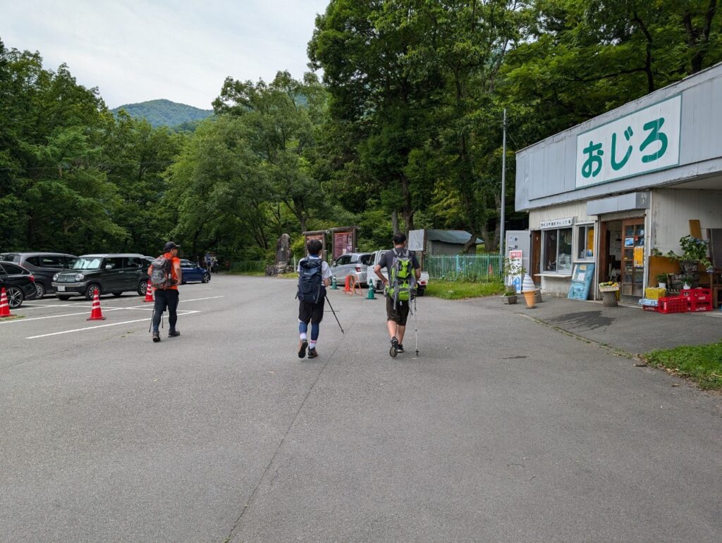 尾白川渓谷駐車場