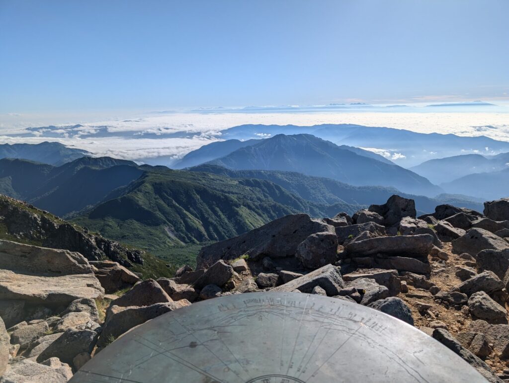 御前峰眺望