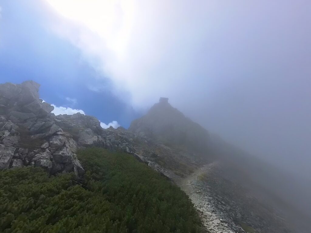 雄山山頂