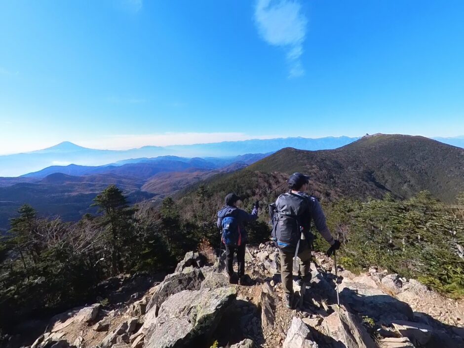 朝日岳山頂景色