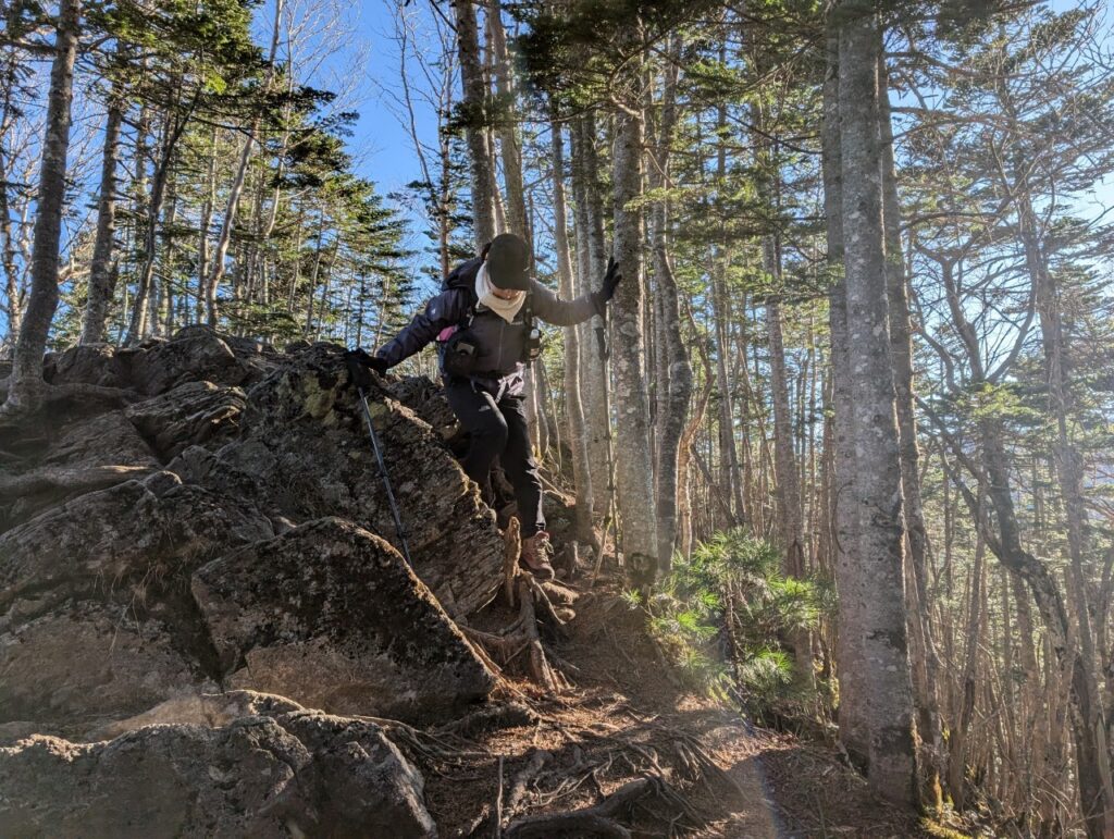 朝日峠から朝日岳登山道